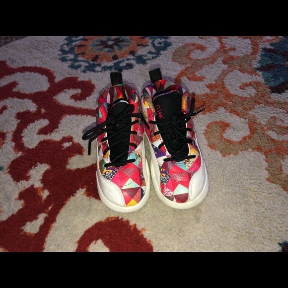 Jordan retro 12 “CNY” Toddlers - Picture 2 of 3